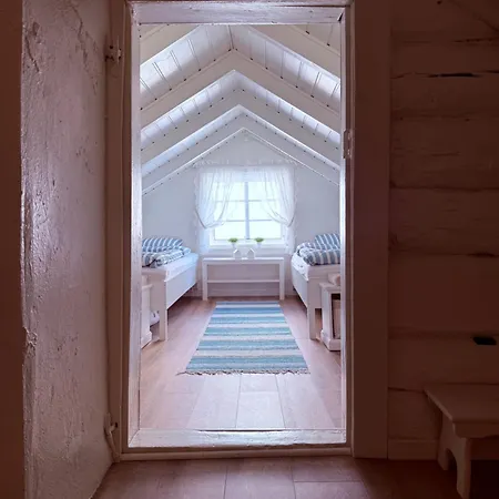 Cozy Seaside Cabin In The Heart Of Bud דירה