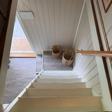 דירה Cozy Seaside Cabin In The Heart Of Bud *